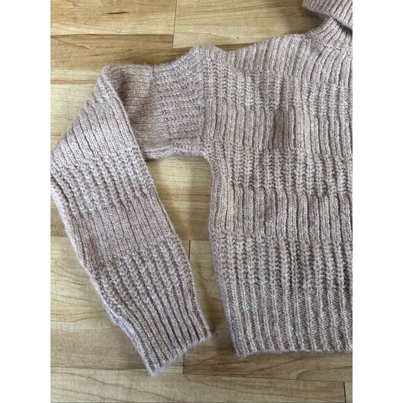 BDG cropped turtleneck - Picture 3 of 4